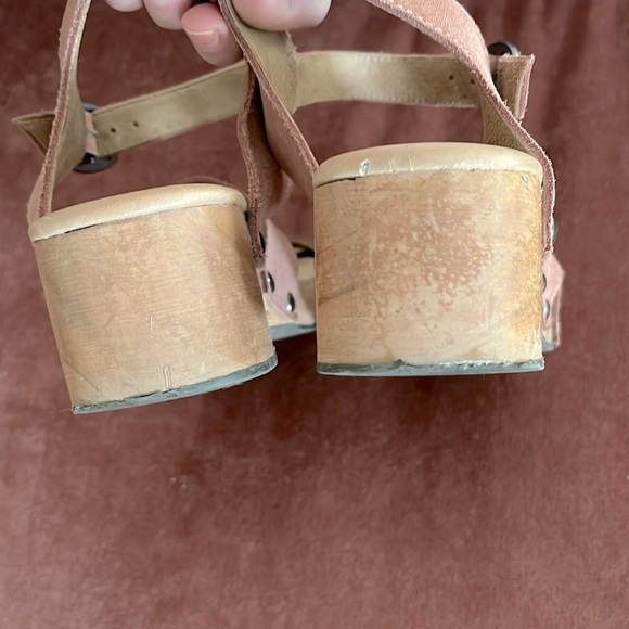 Naughty Monkey Sandals Clogs - Picture 5 of 7